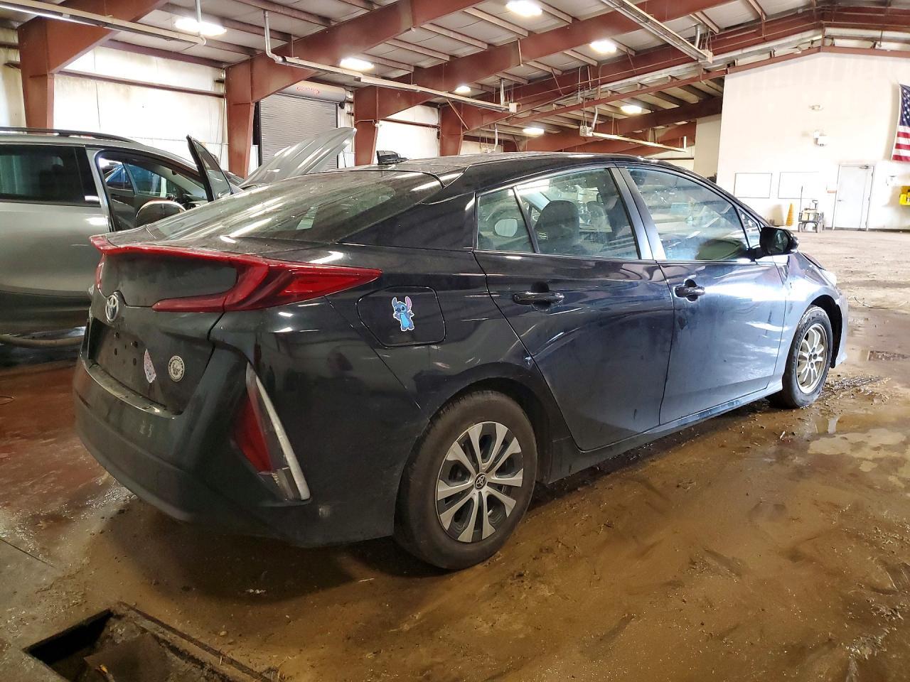 2021 Toyota Prius Prime Le - Фото 3