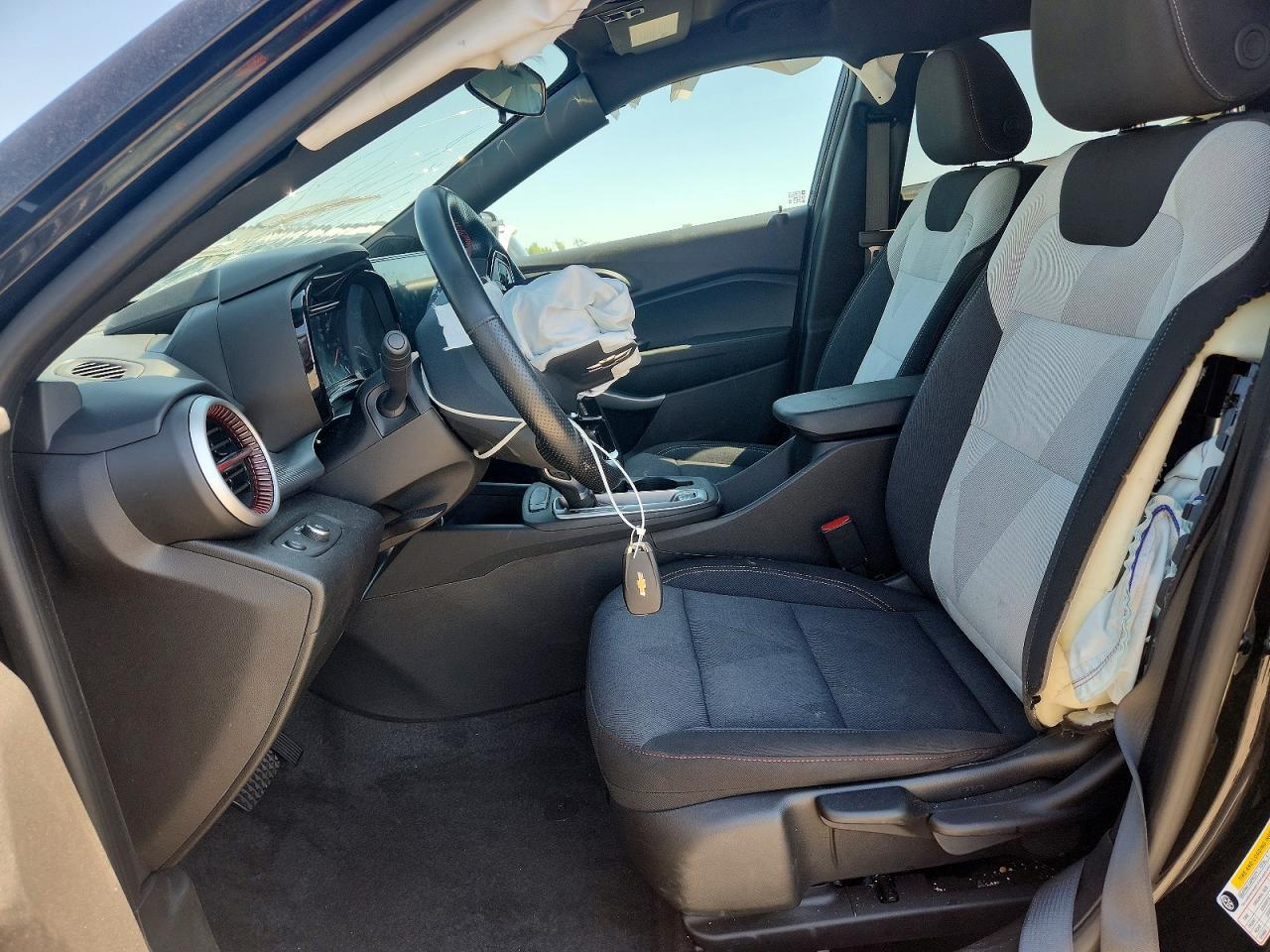 2025 Chevrolet Trax 1Rs - Фото 7