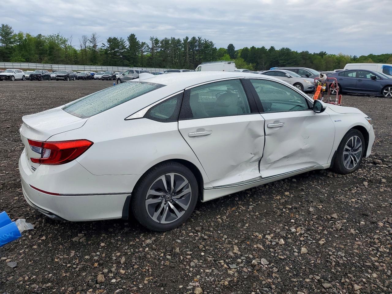 2020 Honda Accord Touring Hybrid - Image 3