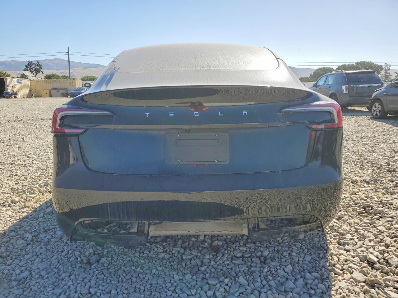 2025 Tesla Model 3 - Image 6
