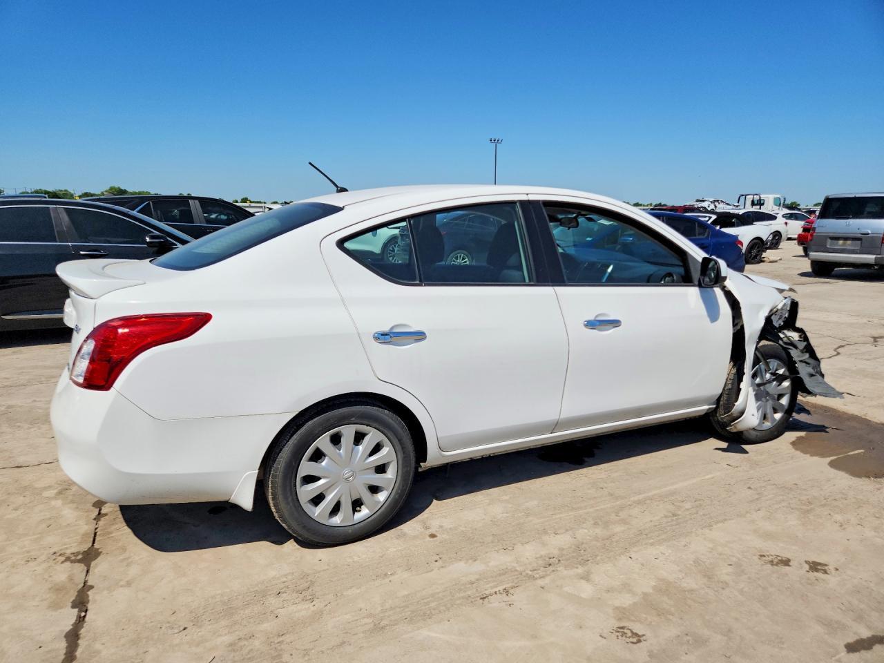 2014 Nissan Versa 1.6 Sv - Image 3