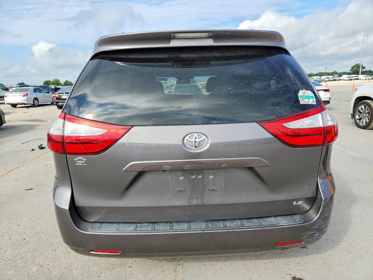 2017 Toyota Sienna Le - Фото 6