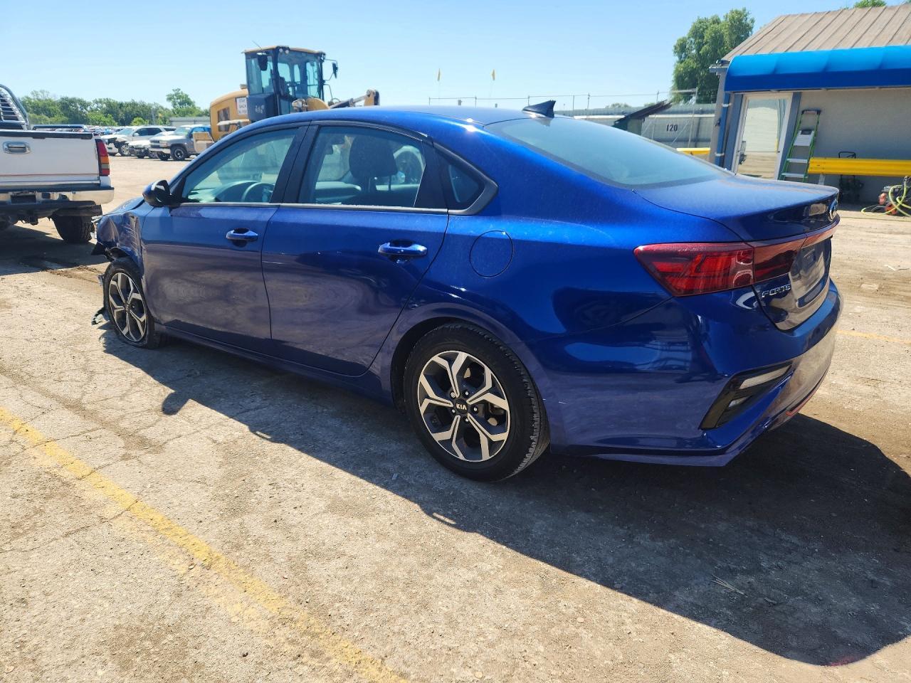 2021 Kia Forte Lxs - Image 2