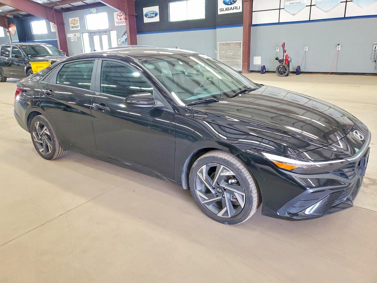 2025 Hyundai Elantra Hybrid Sel Sport - Фото 4