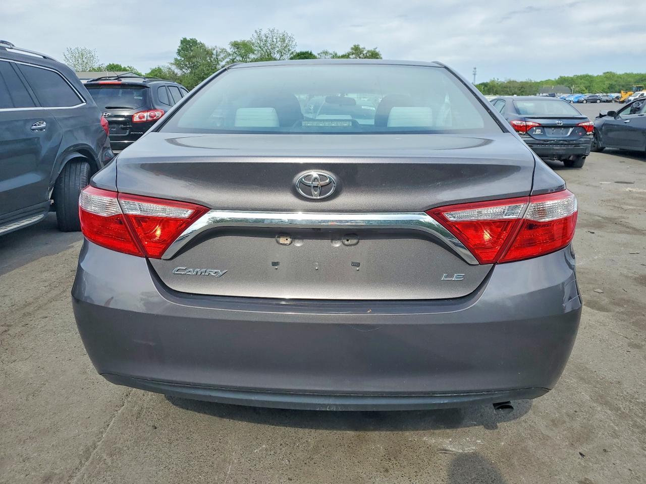 2017 Toyota Camry Le - Фото 6