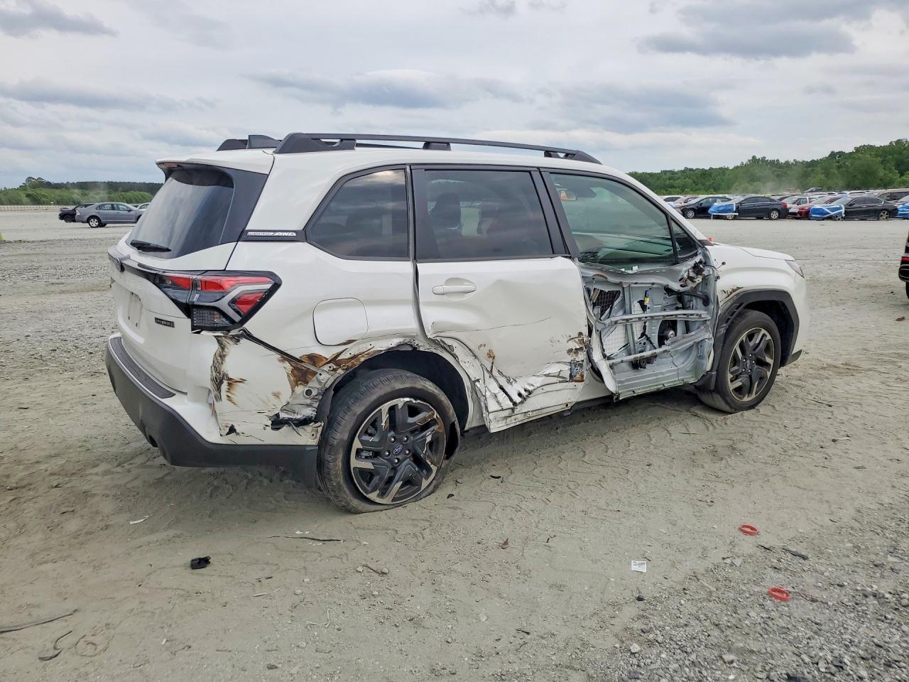 2025 Subaru Forester Premium - Фото 3