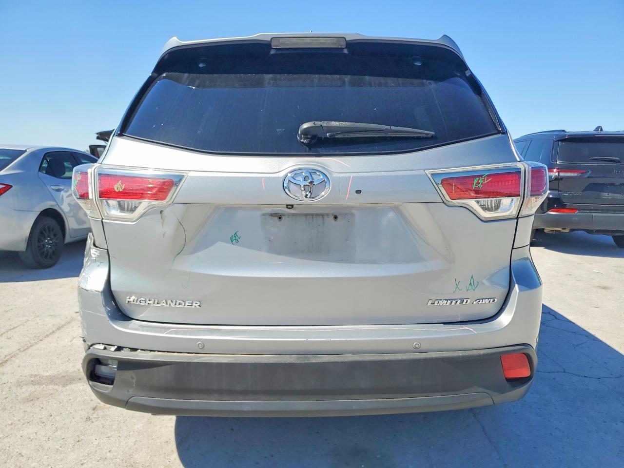2015 Toyota Highlander Limited - Image 6