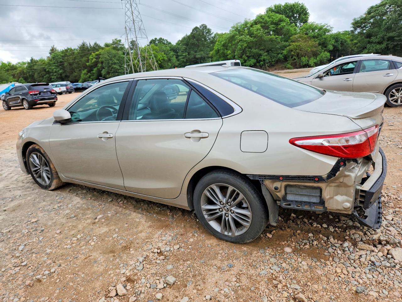 2015 Toyota Camry Se - Фото 2