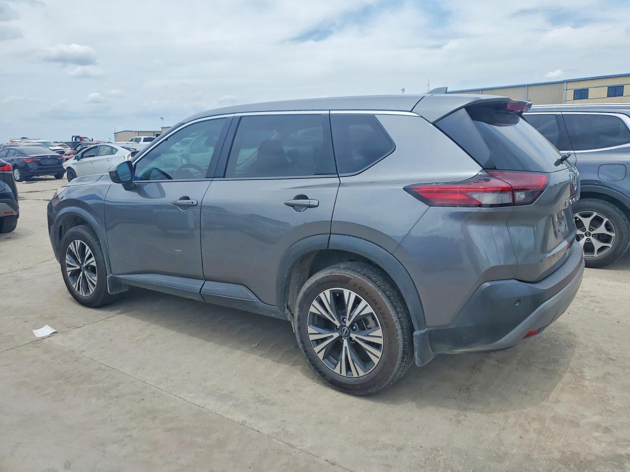 2023 Nissan Rogue Sv - Image 2
