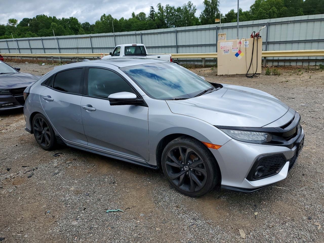 2018 Honda Civic Sport Touring - Image 4