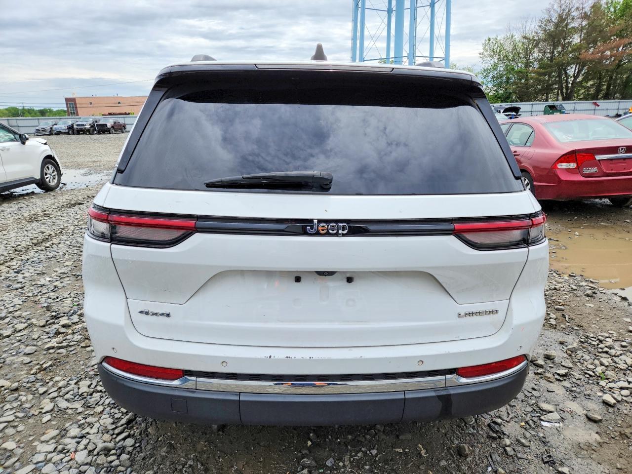 2023 Jeep Grand Cherokee Laredo/Altitude - Image 6