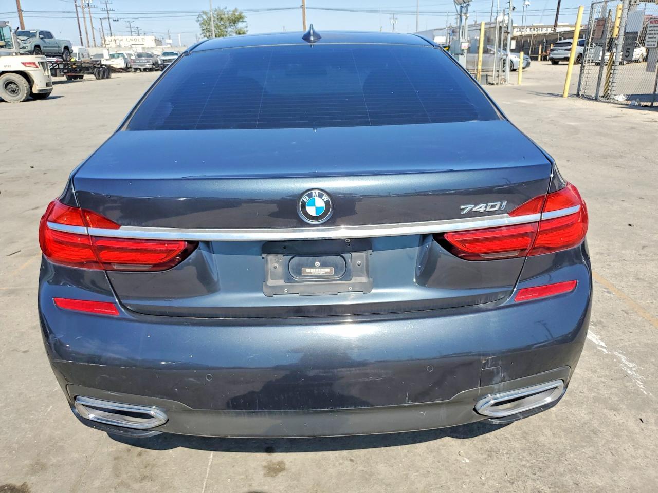 2019 BMW 740 Xi - Фото 6
