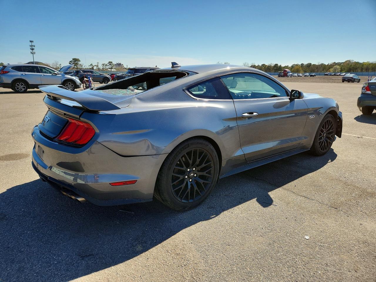 2022 Ford Mustang Gt - Фото 3