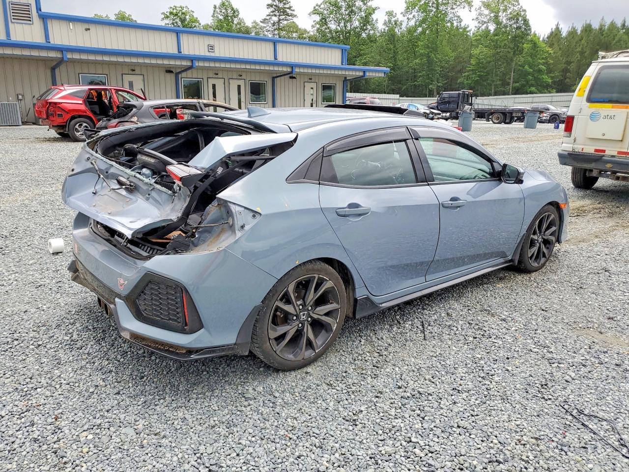 2019 Honda Civic Sport Touring - Фото 3