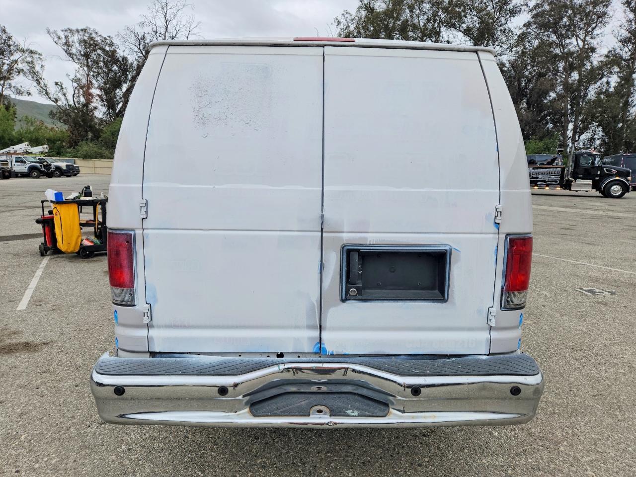 2013 Ford Econoline E350 Super Duty Van - Фото 6