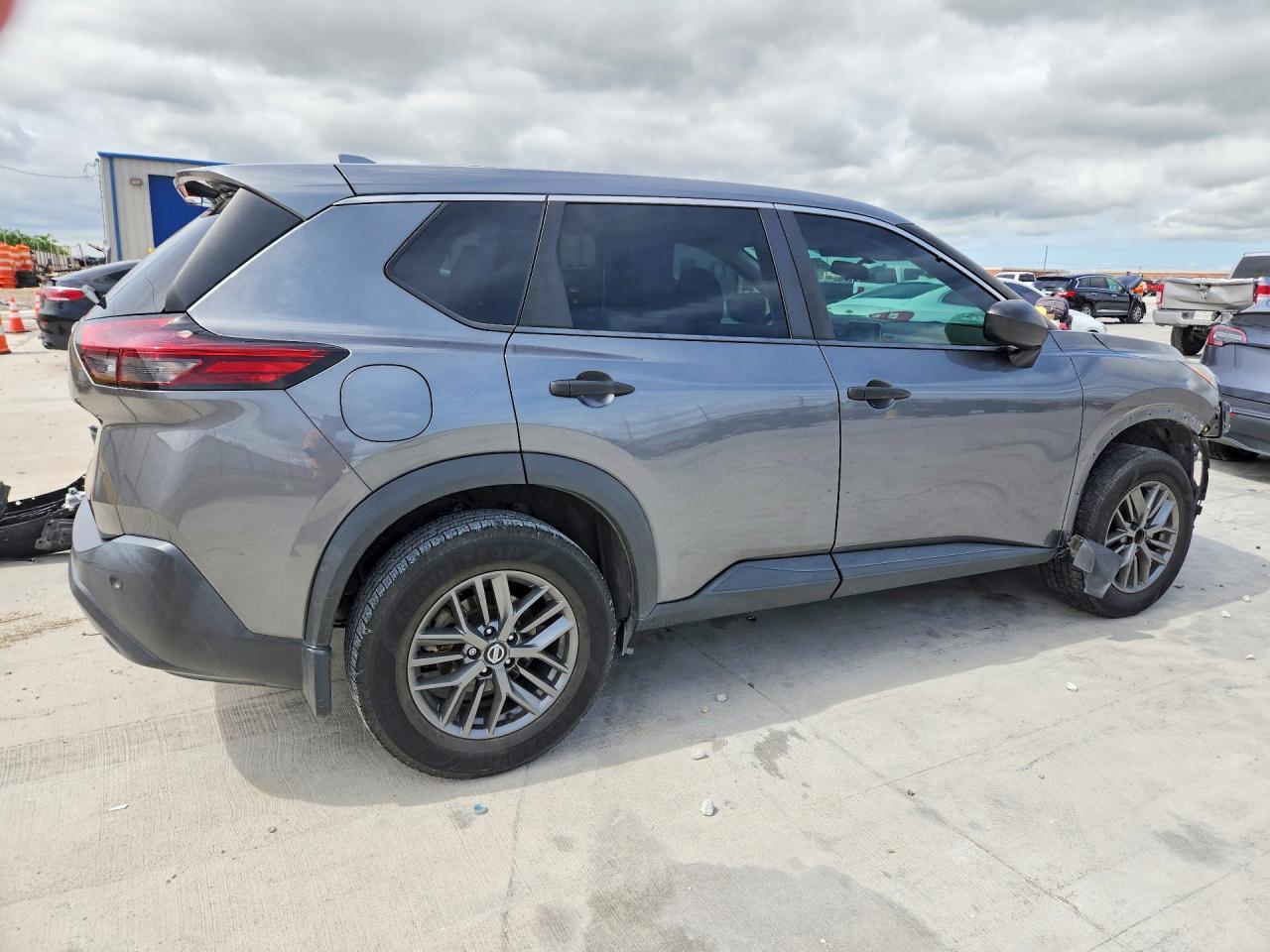 2021 Nissan Rogue S - Фото 3