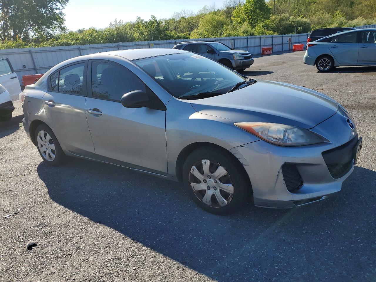 2012 Mazda 3 I - Image 4
