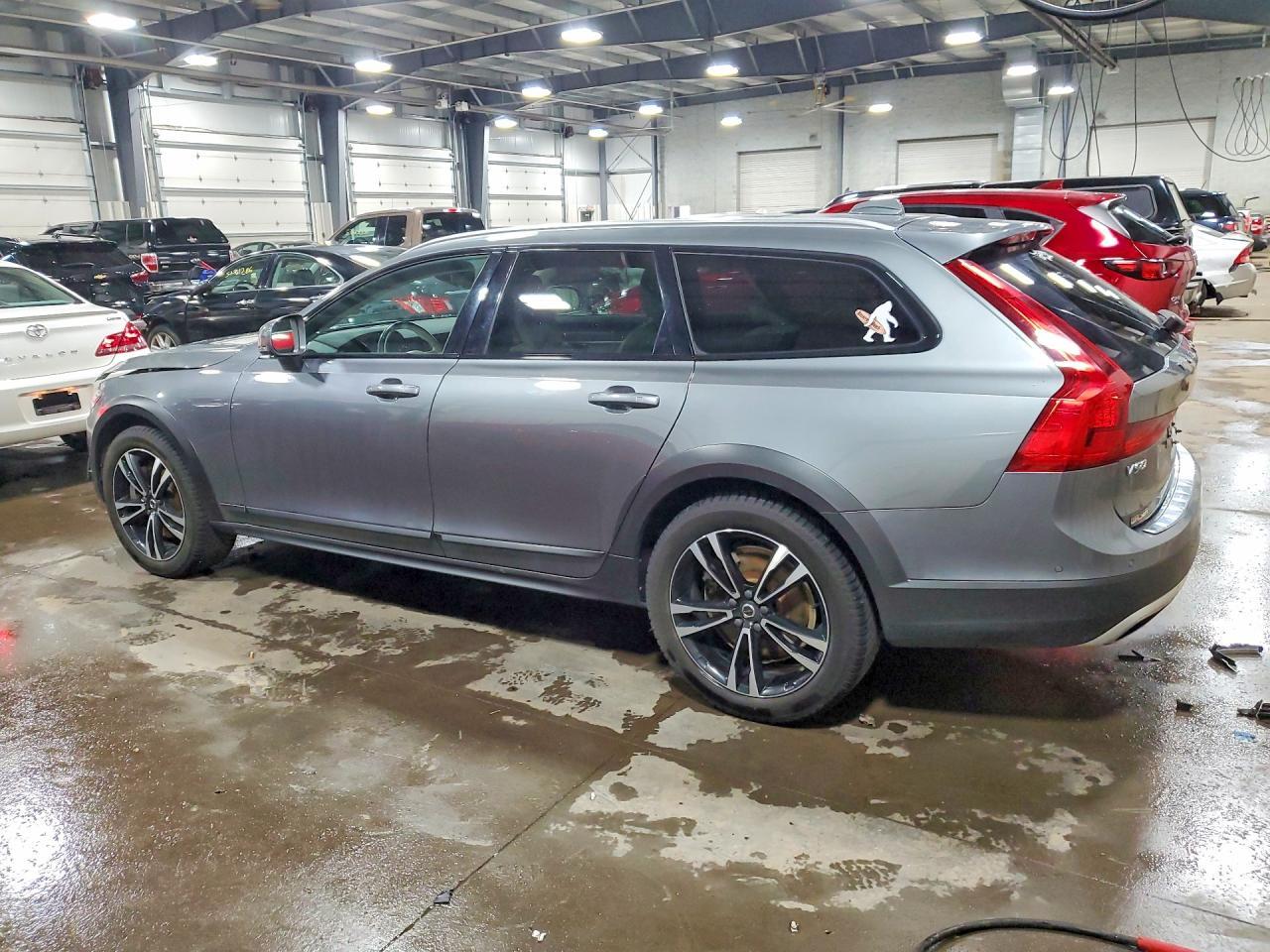 2019 Volvo V90 Cross Country T5 Momentum - Image 2