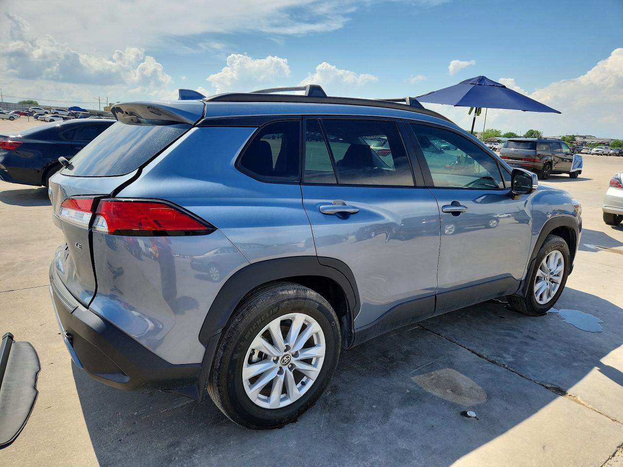 2024 Toyota Corolla Cross Le - Фото 3
