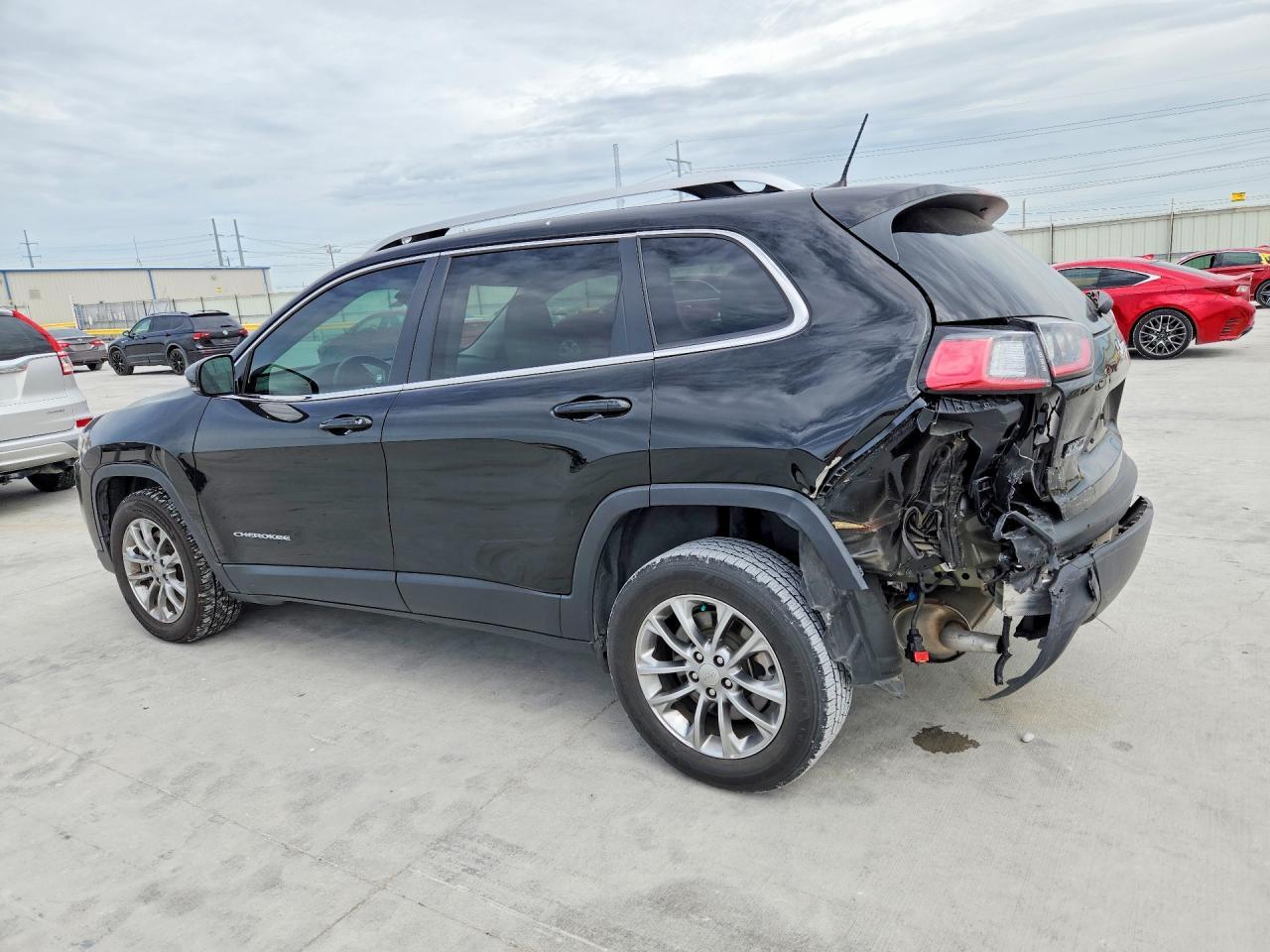 2021 Jeep Cherokee Latitude Lux - Image 2