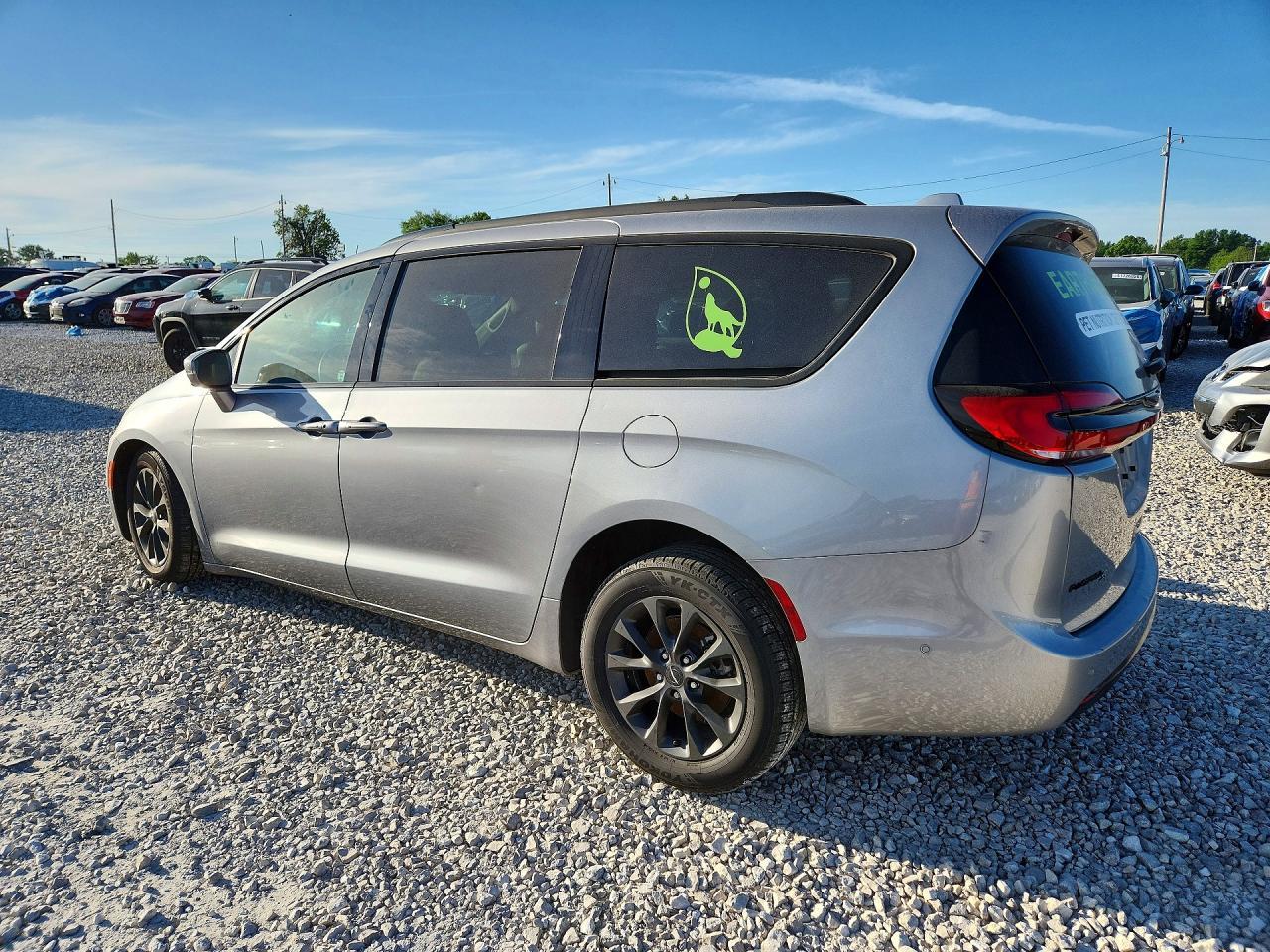 2021 Chrysler Pacifica Touring L - Image 2