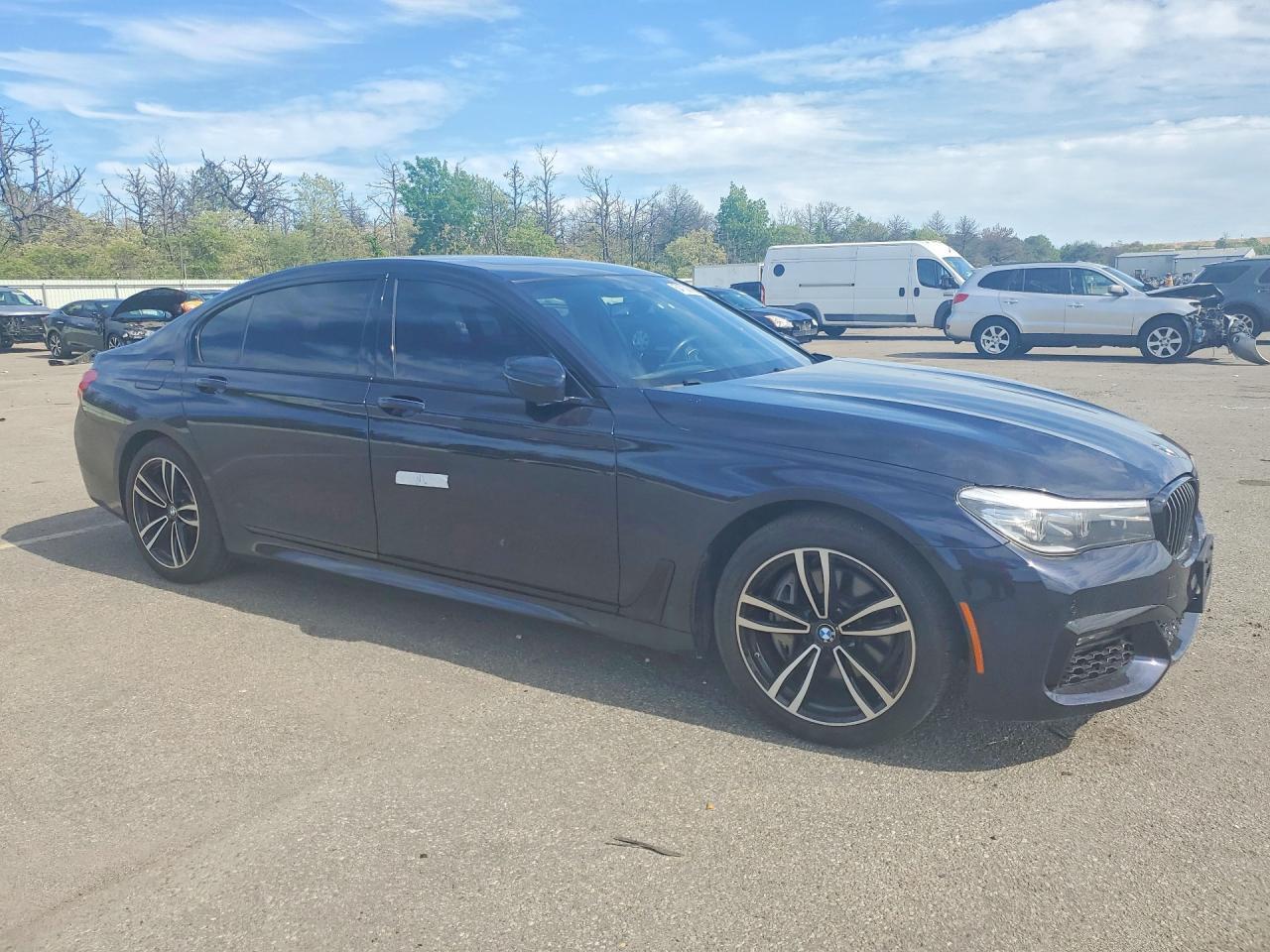 2019 BMW 740 Xi - Фото 4