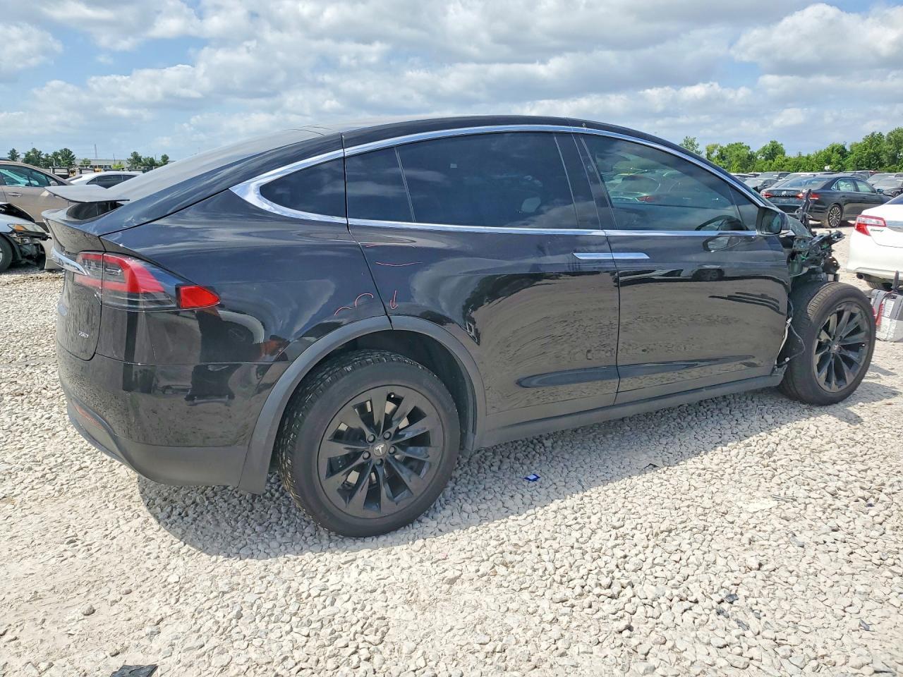2017 Tesla Model X - Фото 3