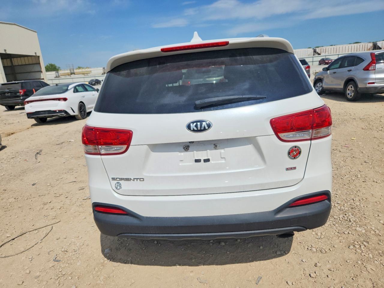 2016 Kia Sorento Lx - Image 6