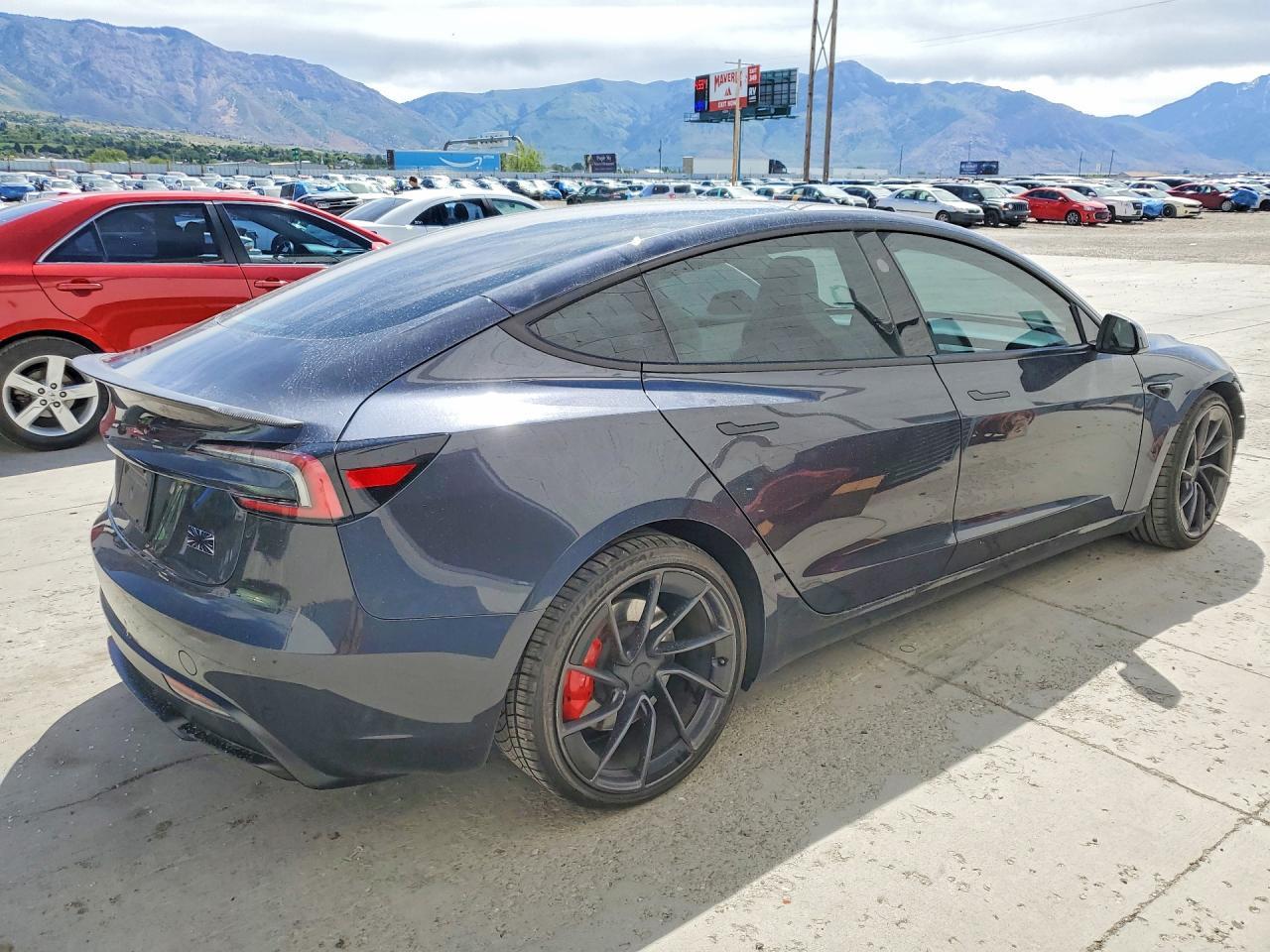 2024 Tesla Model 3 - Фото 3
