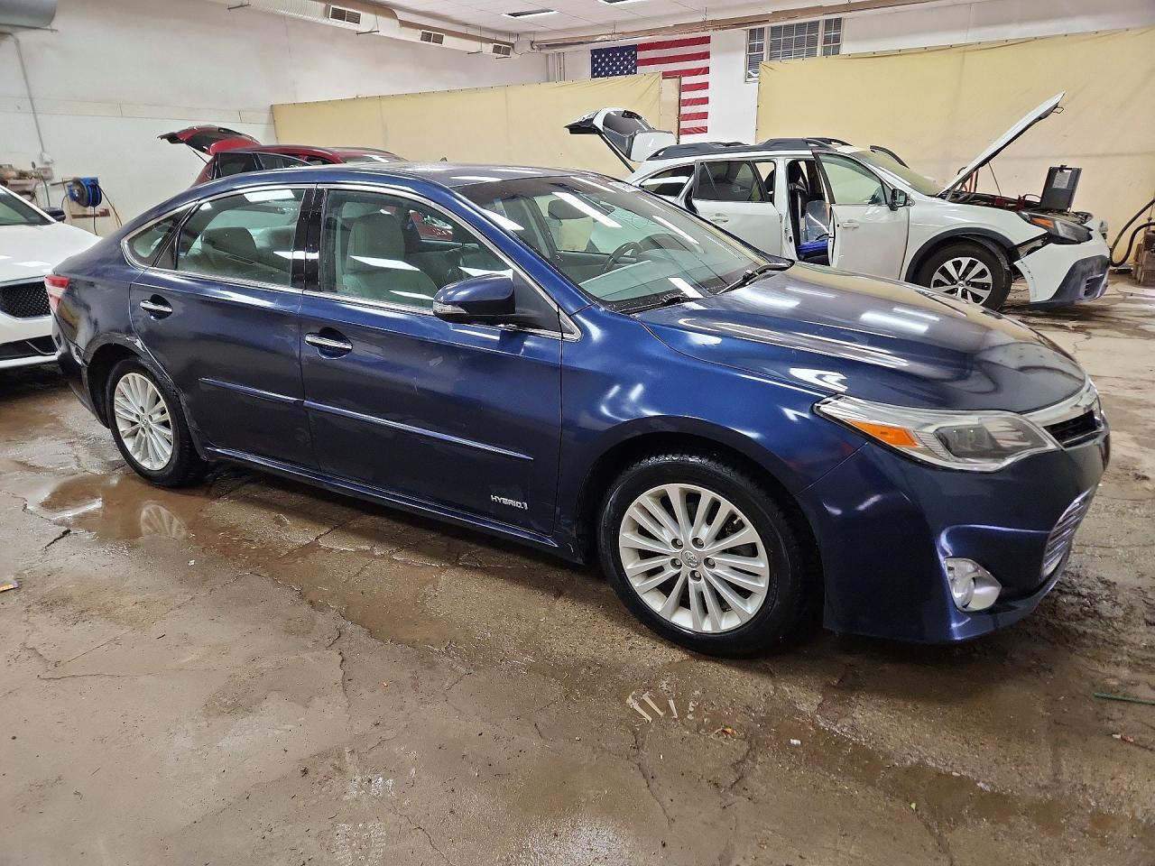 2015 Toyota Avalon Hybrid Limited - Фото 4