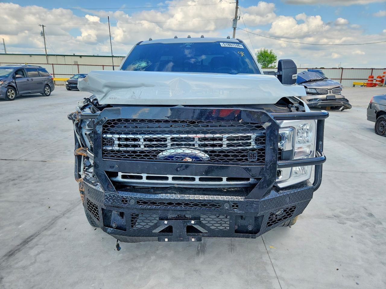 2025 Ford F350 Super Duty - Фото 5