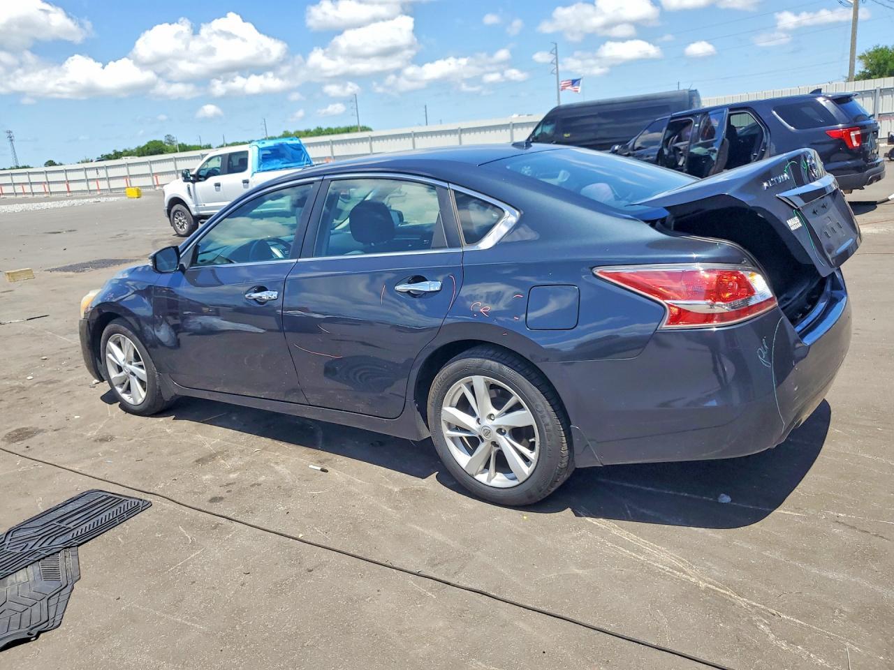 2015 Nissan Altima 2.5 Sv - Image 2