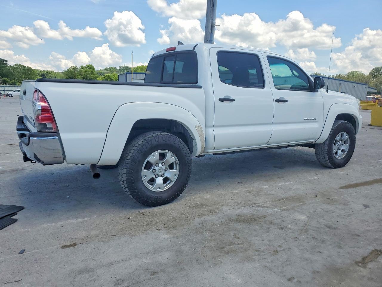 2015 Toyota Tacoma Trd Sport/Trd Off Road/Trd Pro - Image 3