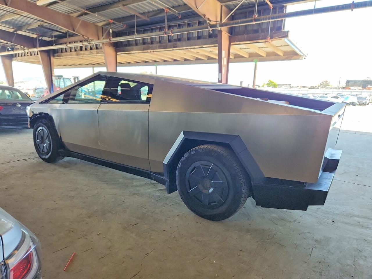 2024 Tesla Cybertruck - Фото 2