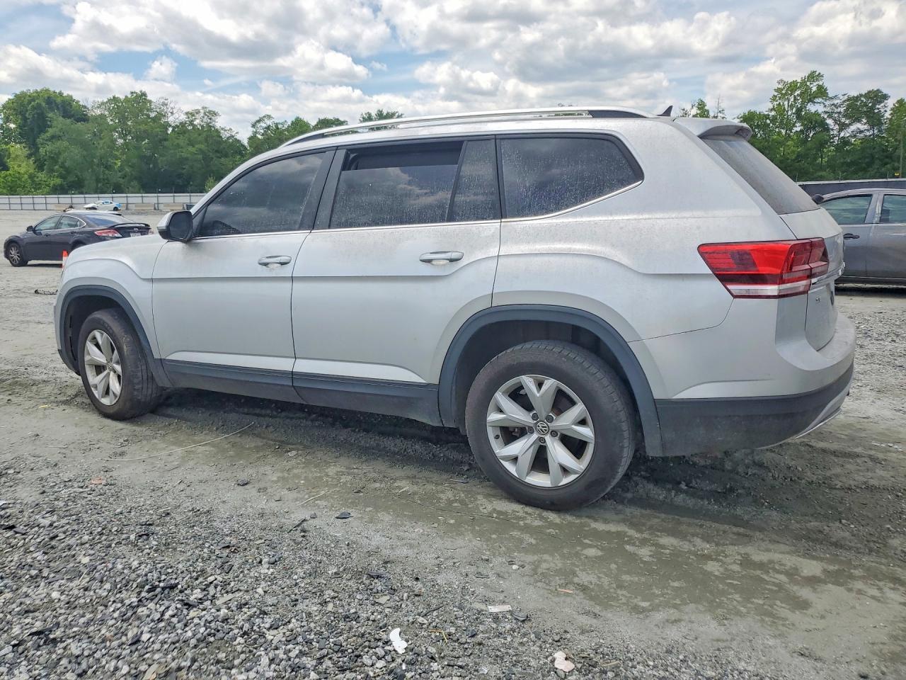 2018 Volkswagen Atlas Se - Image 2