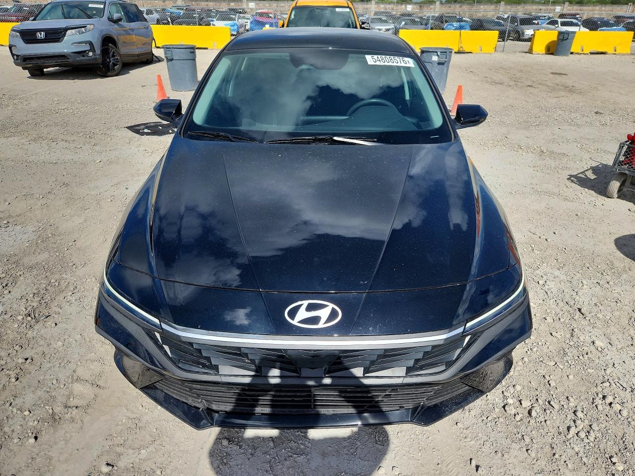 2025 Hyundai Elantra - Фото 5
