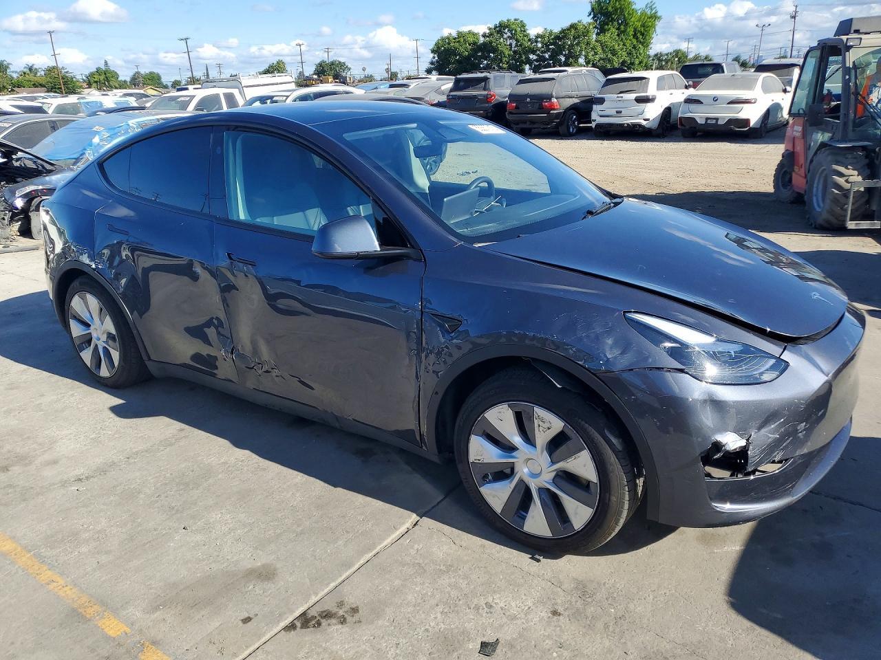 2023 Tesla Model Y - Image 4