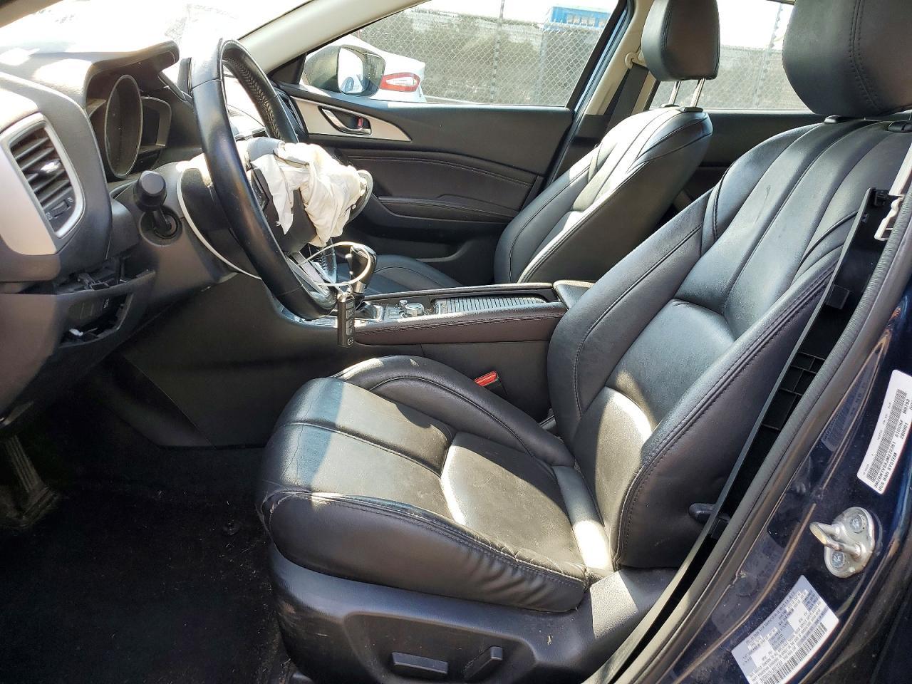2018 Mazda 3 Touring - Image 7