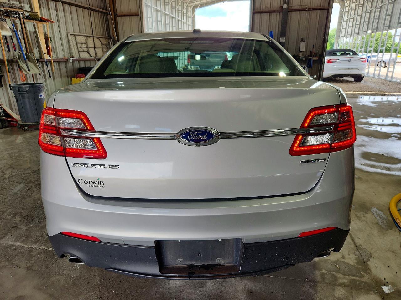 2018 Ford Taurus Se - Фото 6