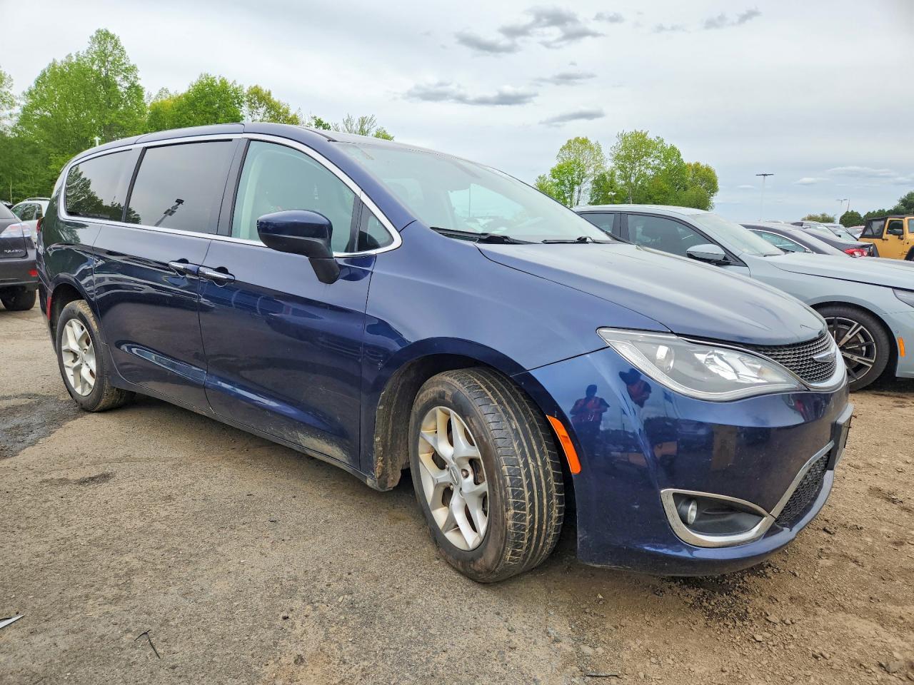 2017 Chrysler Pacifica Touring L - Фото 4