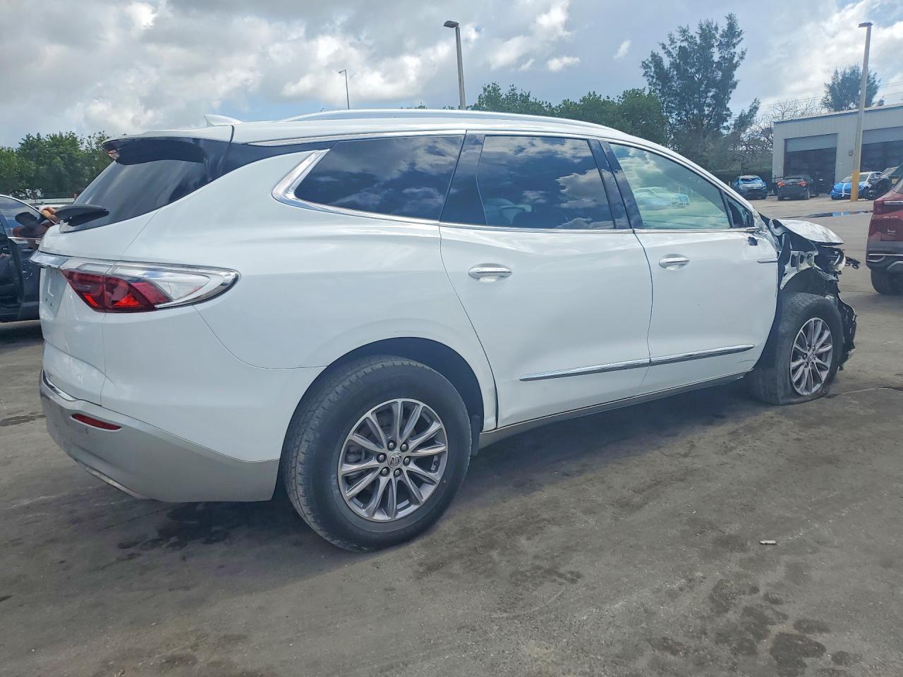 2023 Buick Enclave Essence - Фото 3