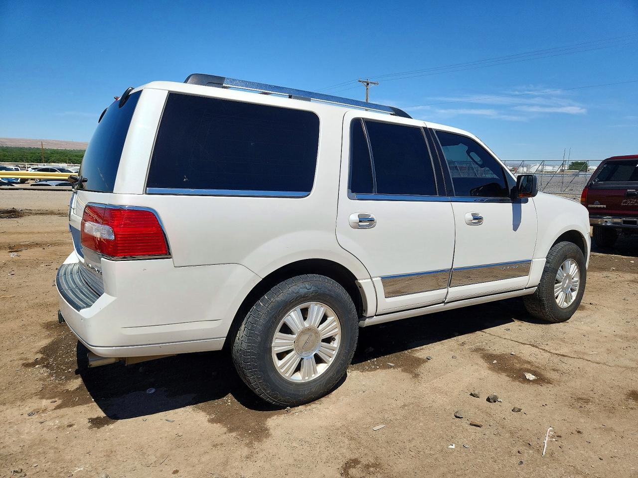 2014 Lincoln Navigator - Image 3