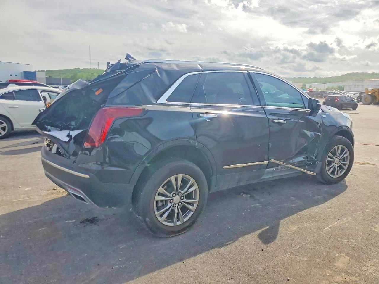 2021 Cadillac Xt5 Premium Luxury - Image 3