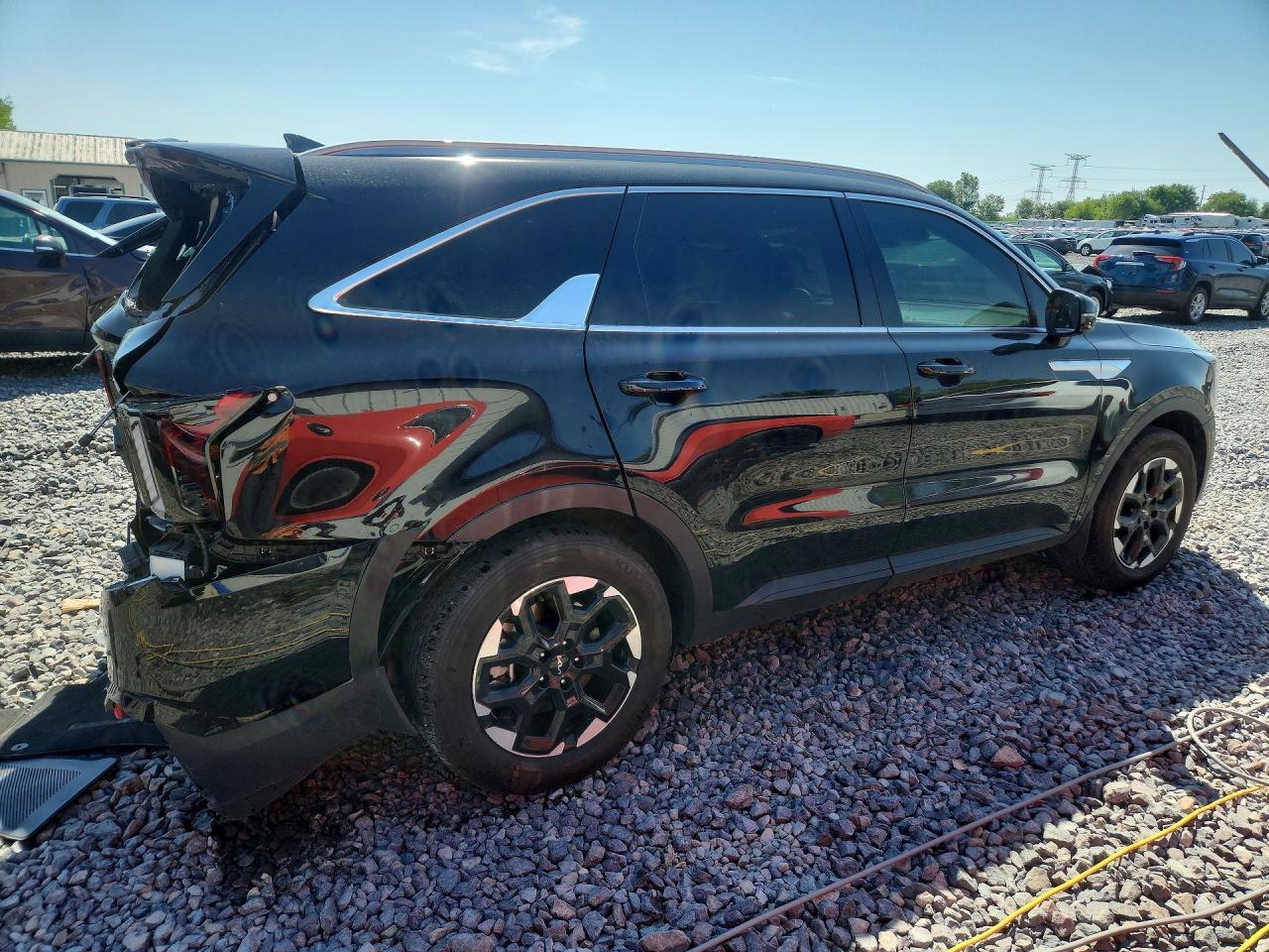 2025 Kia Sorento S - Фото 3