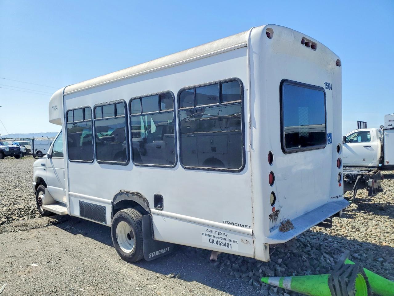 2013 Ford Econoline E350 Super Duty Cutaway Van - Image 3