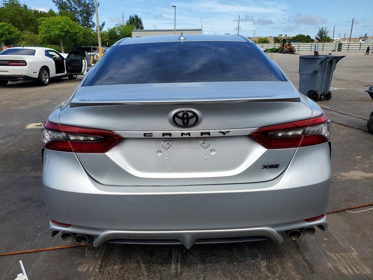 2023 Toyota Camry Xse - Image 6