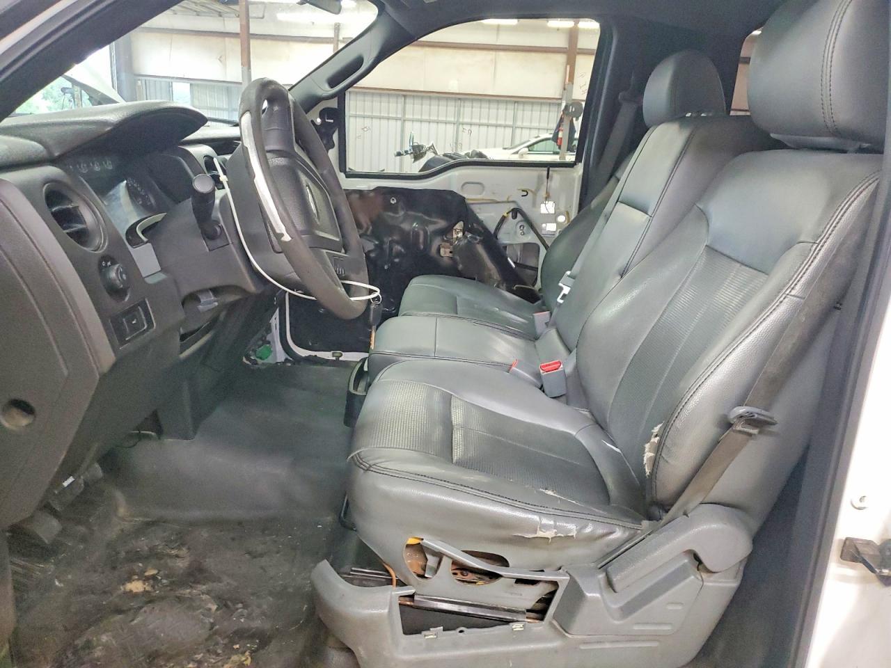 2011 Ford F150 - Image 7