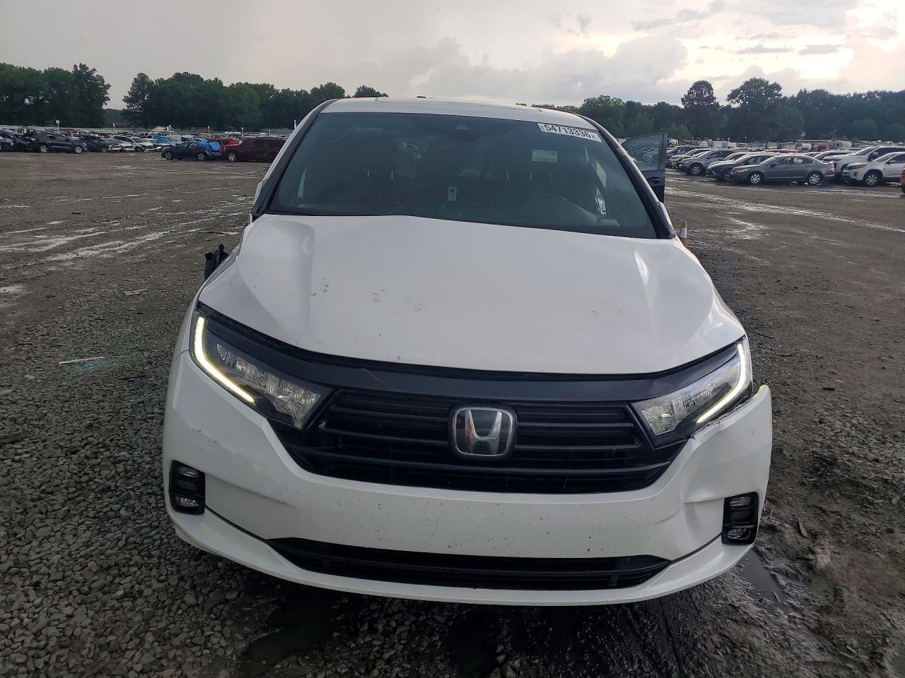 2024 Honda Odyssey Sport - Image 5