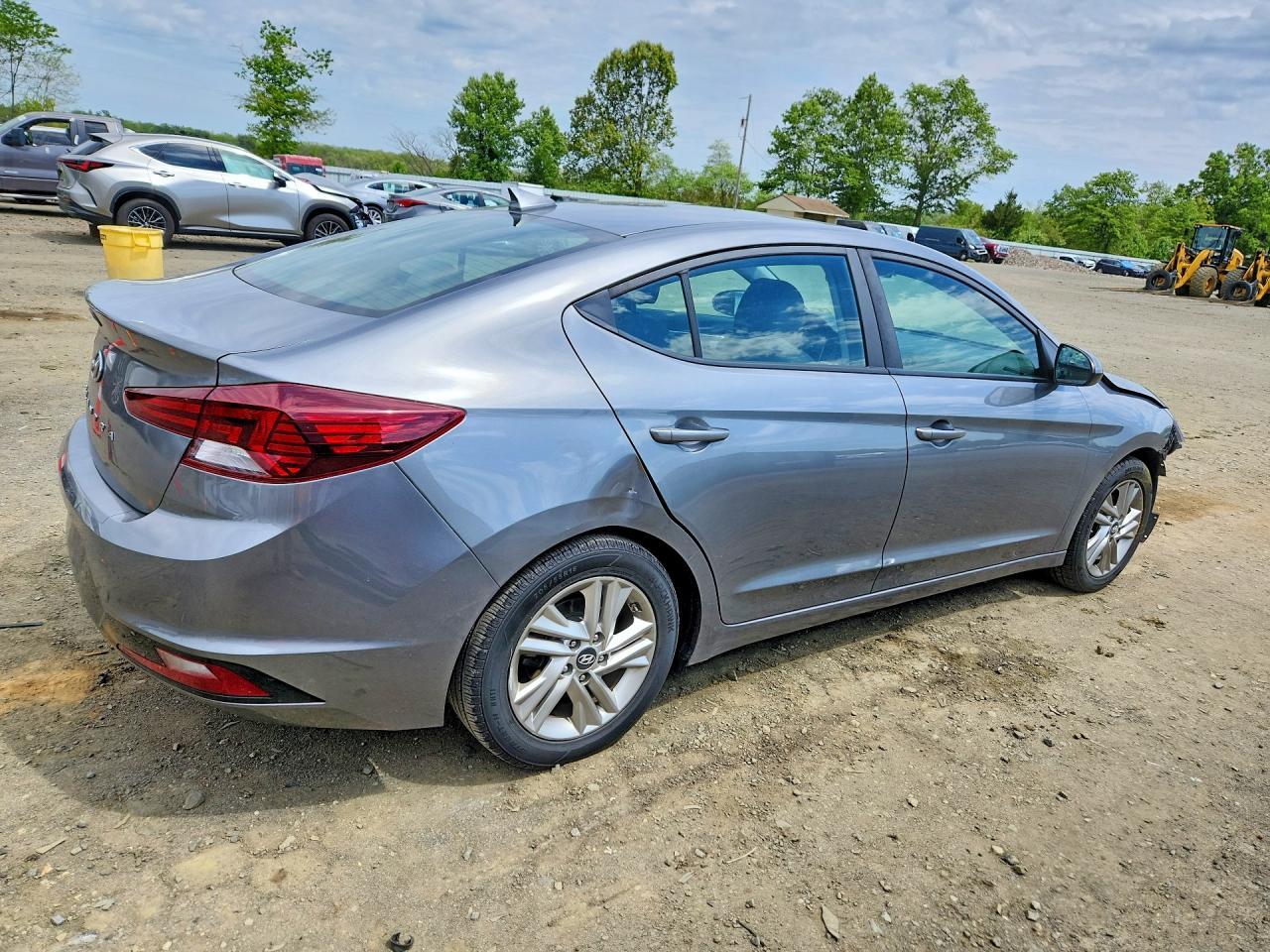 2019 Hyundai Elantra Sel - Image 3