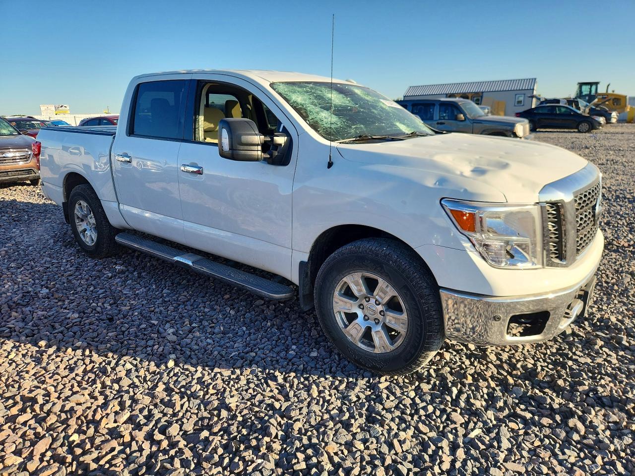 2018 Nissan Titan Sv - Image 4